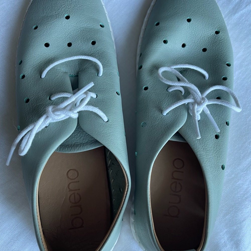 Bueno Mint Leather shoes